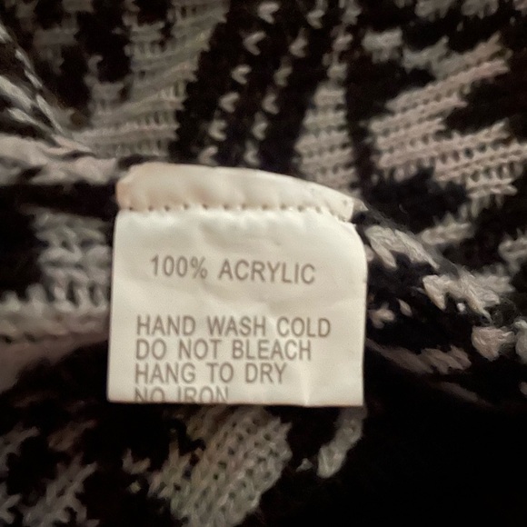 Size L/XL black and gray Aztec print cardigan - Picture 3 of 3